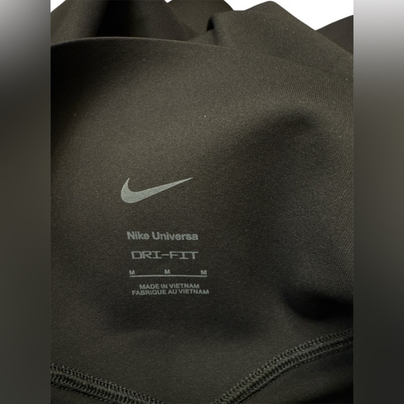 NWOT Nike Universal Dri-Fit 7/8 Leggings- Medium - Picture 5 of 10